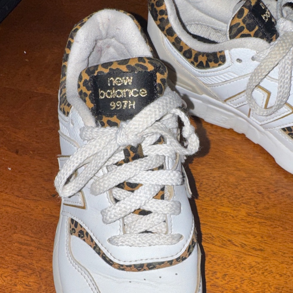 New Balance Kids' White and Leopard Print Sneakers - Picture 4 of 7